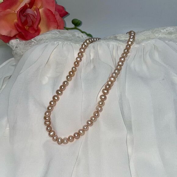 Elegant Fresh Water Banquet Pink Pearl Necklace - Picture 4 of 6